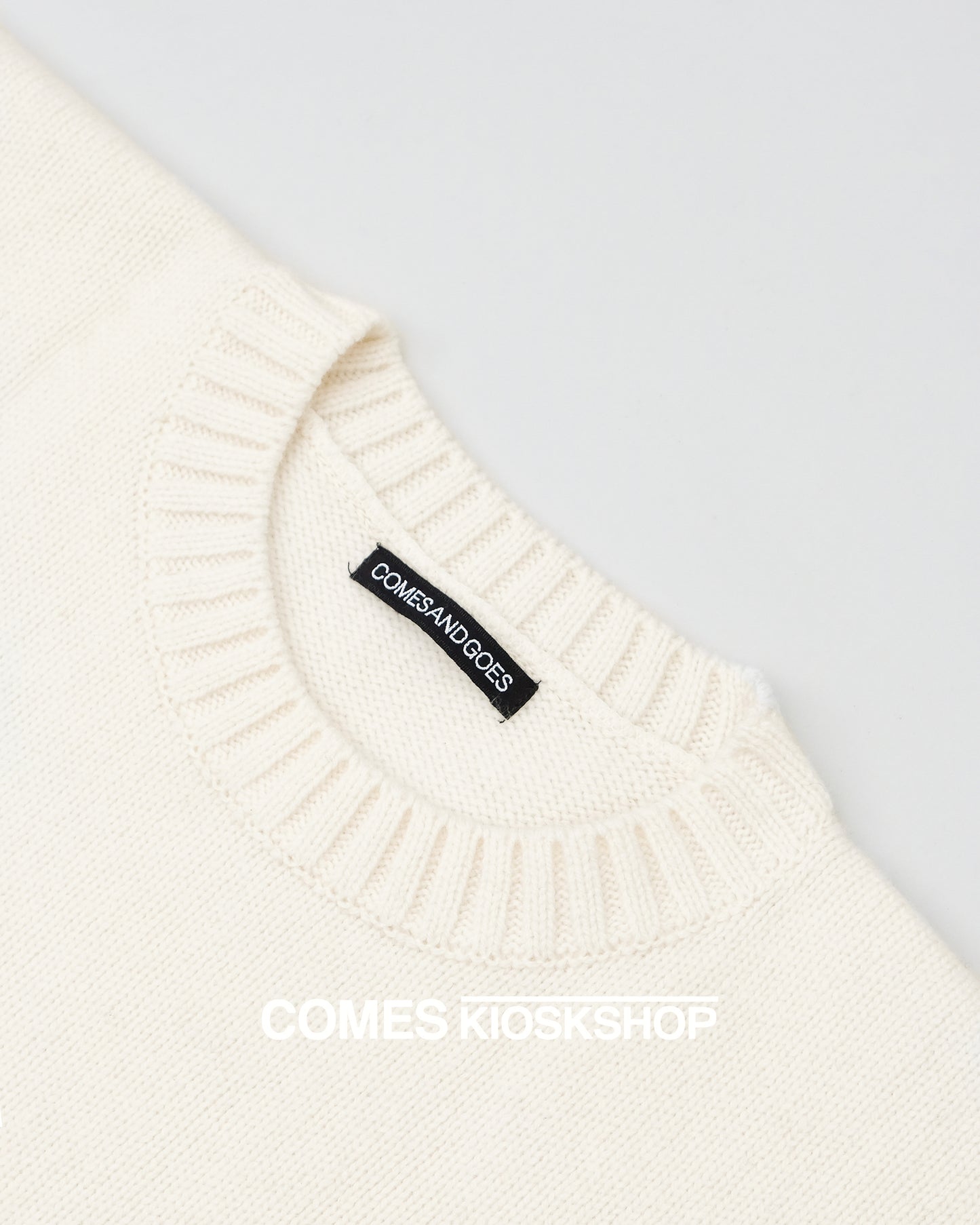COMES VEST