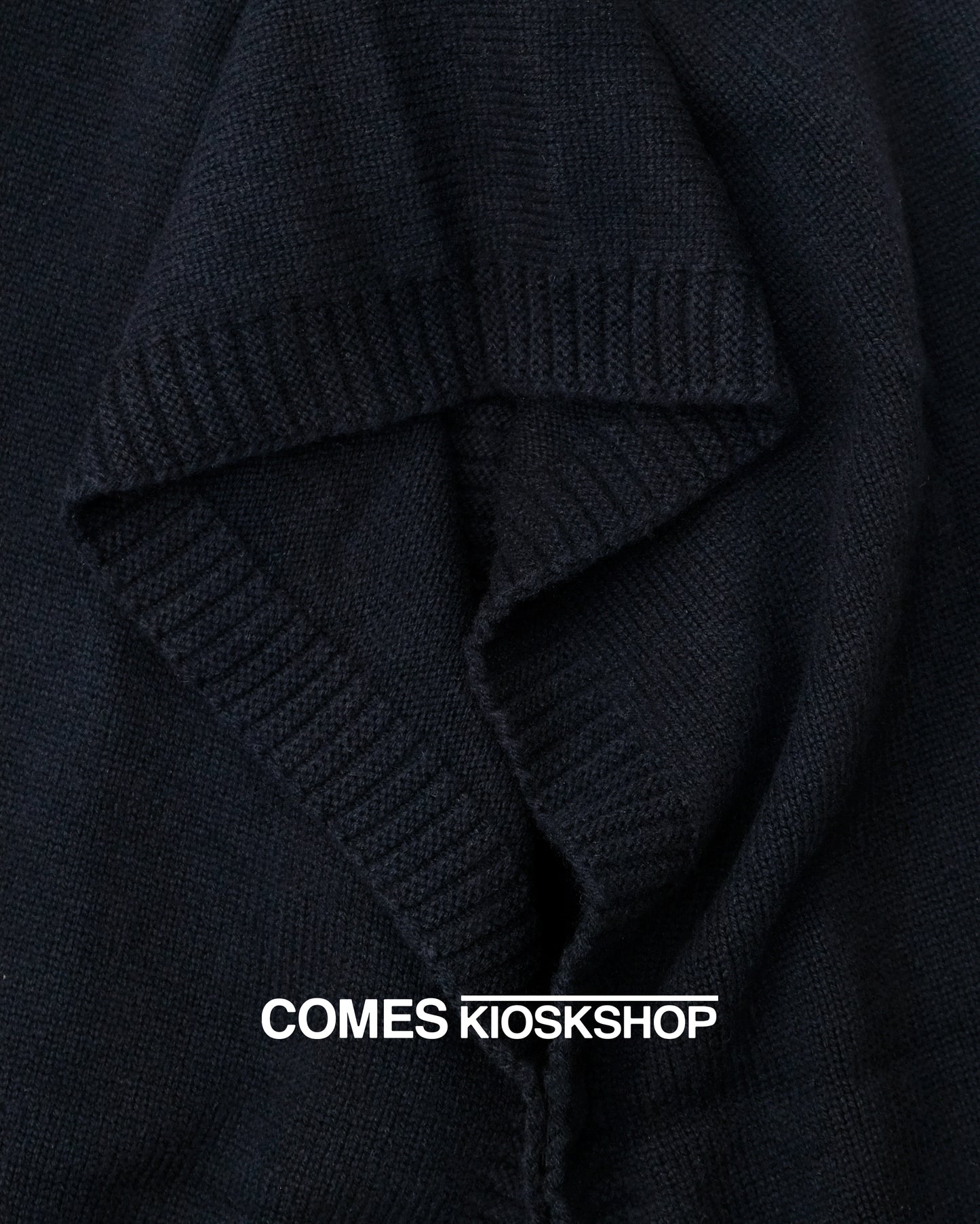 COMES VEST