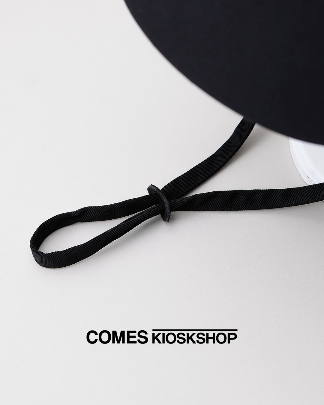 WATER PROOF 2BRIMS CHIN STRAP CAP
