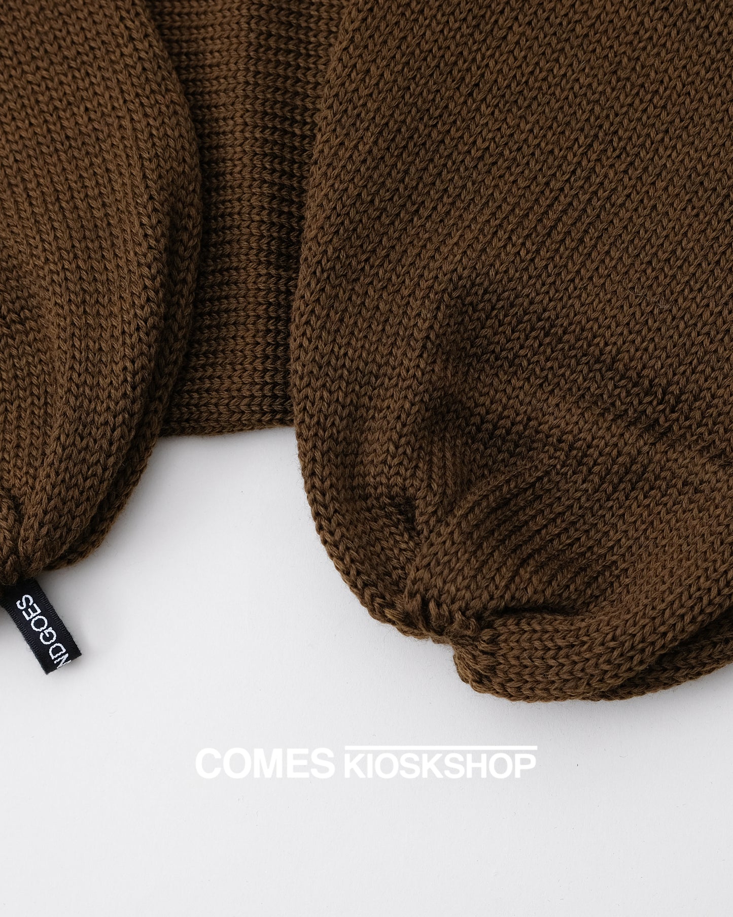TRANSFORMED KNIT
