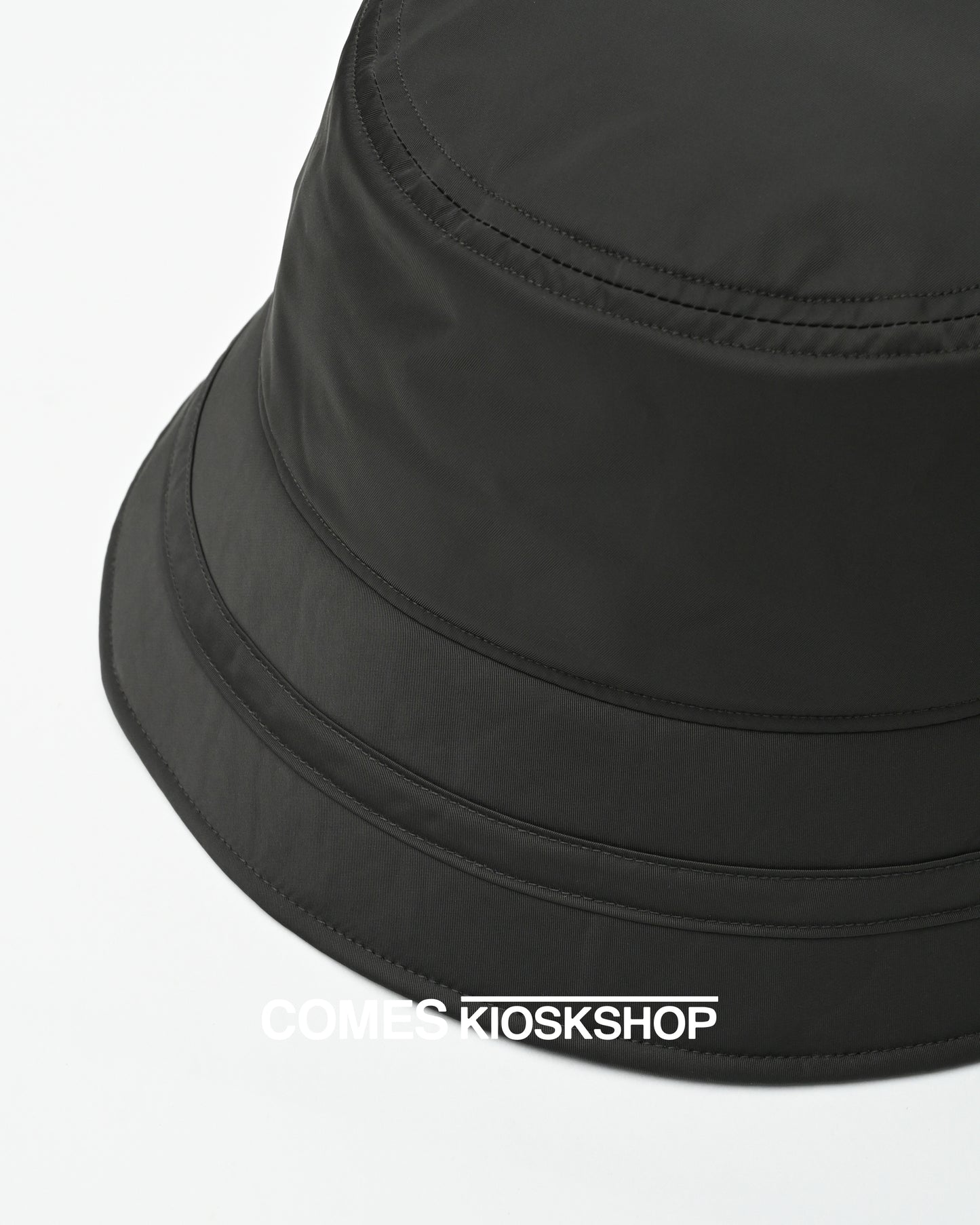 DICROS LINE ON BRIM BUCKET HAT