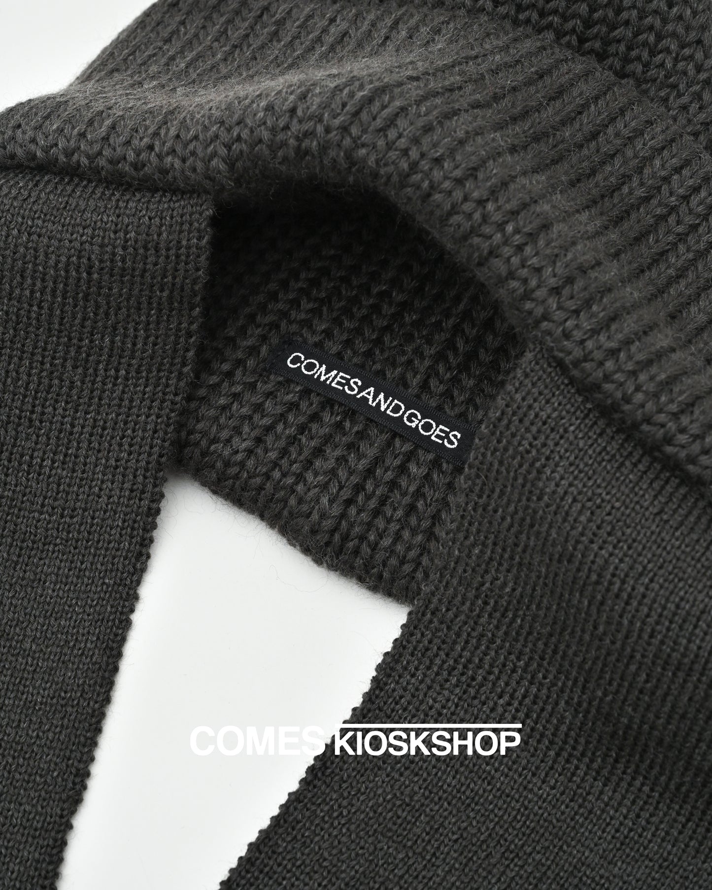 WOOL STANDARD KNIT (マフラー付き)