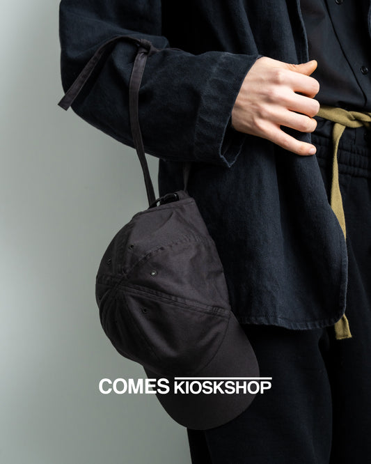 LONG TAPE ON THE BACK CAP