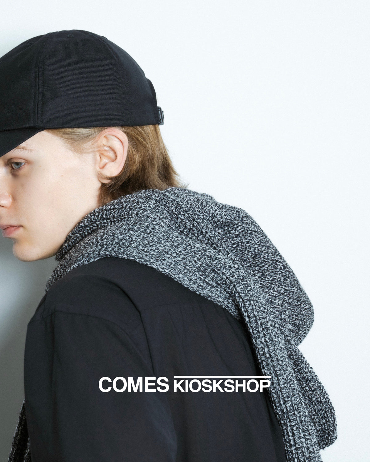MERINO WOOL HOODIE MUFFLER