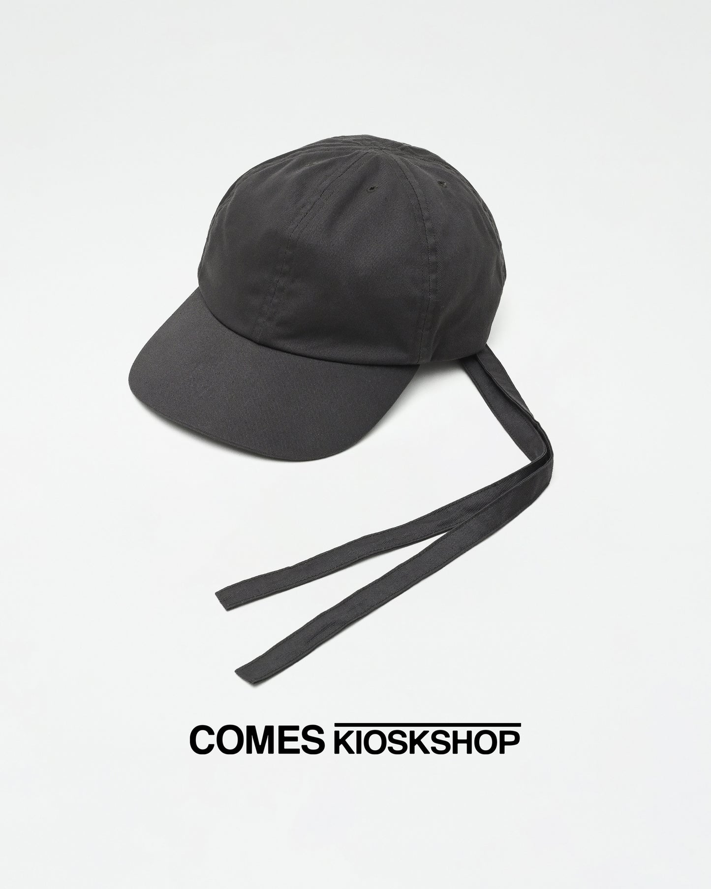 LONG TAPE ON THE BACK CAP
